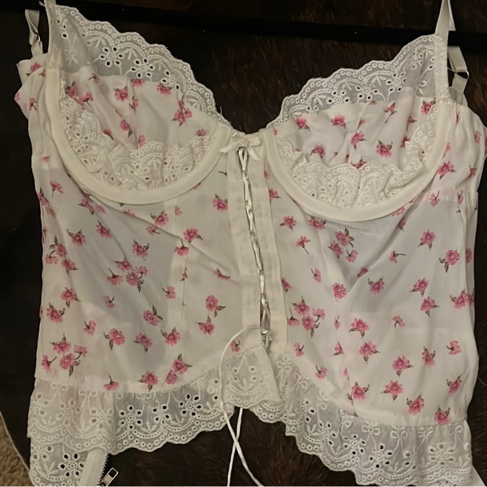 Pink and White floral lace trim corset size S